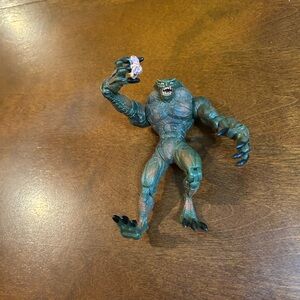 Toy Biz 1998 Capcom Resident Evil Slash Attack 'Hunter' Action Figure